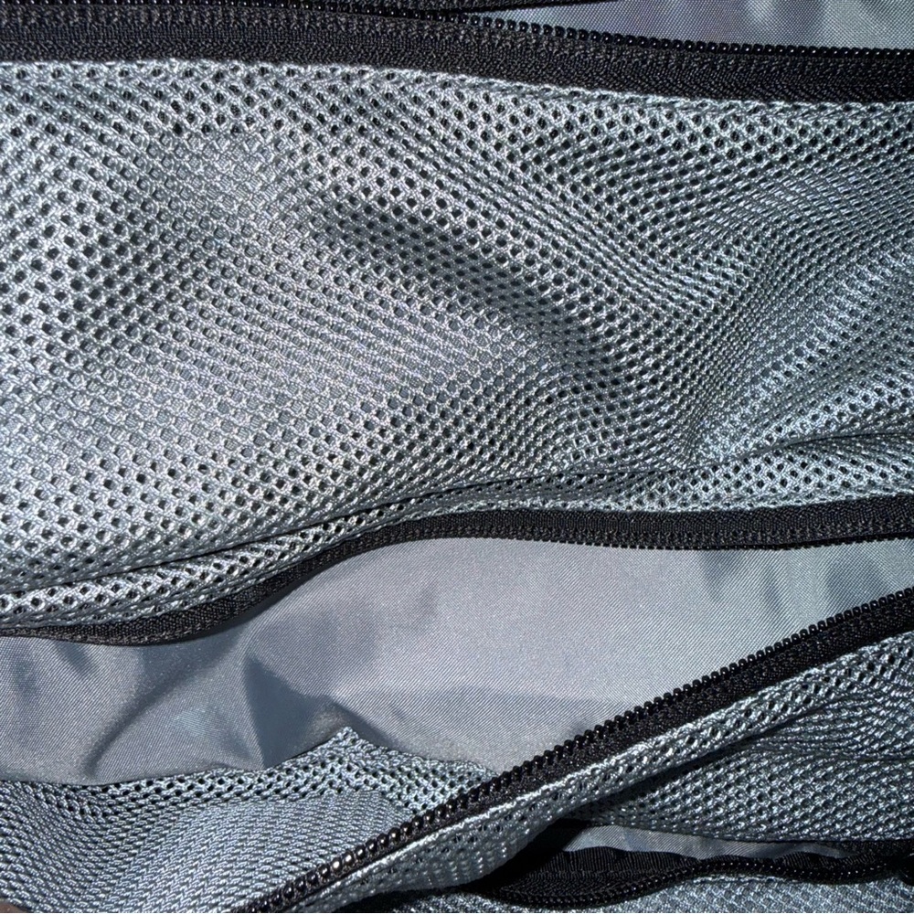 Lululemon Roll Up Travel Kit - Picture 7 of 15